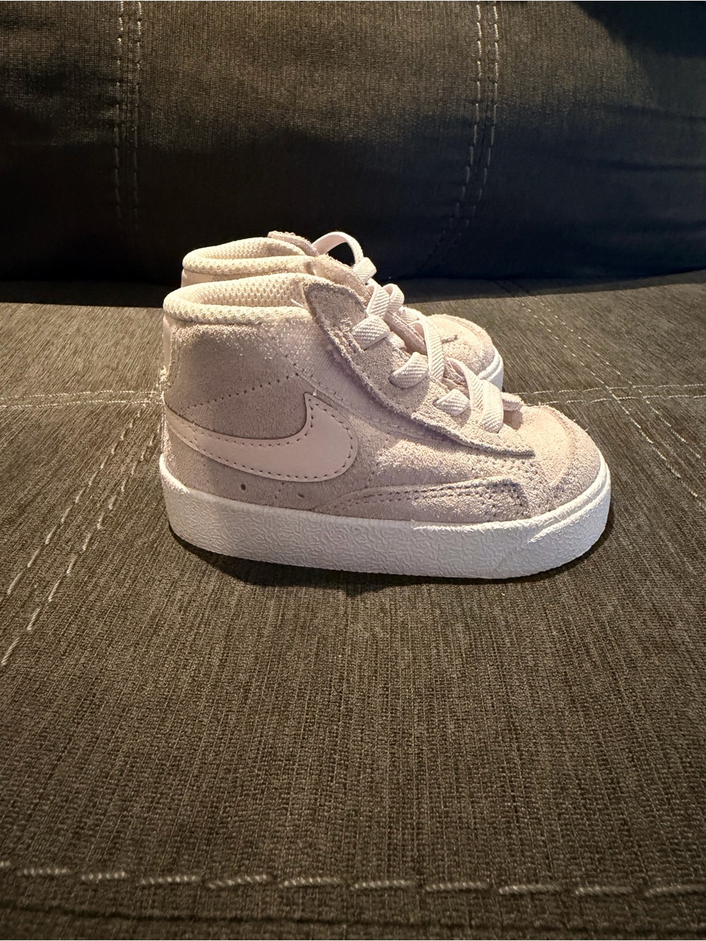 Nike Baby Blazer Mid 77 Suede Kids Sneakers Light Pink & White size 4C